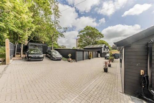 Bungalow - Detached Photo 3