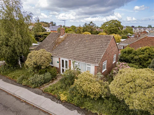 Bungalow - Detached Photo 4
