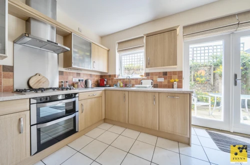 House - Semi-Detached Photo 3