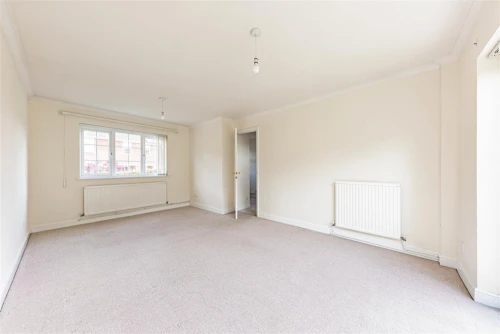 House - Detached Photo 4