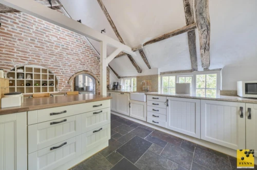 House - Semi-Detached Main Photo