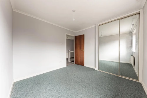 House - Semi-Detached Main Photo