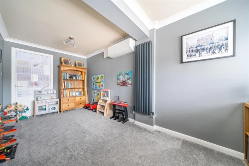 House - Detached Photo 4