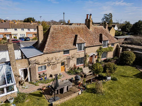 House - Semi-Detached Photo 2