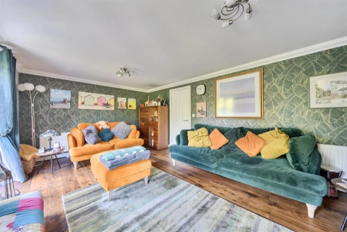 House - Terraced Photo 3