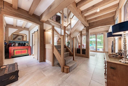House - Detached Photo 4