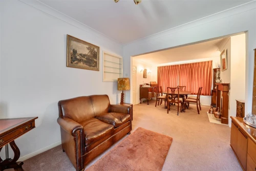 House - Semi-Detached Main Photo
