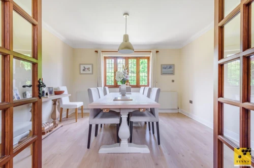 House - Detached Photo 4