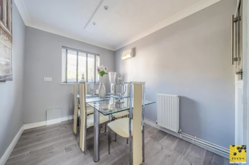 House - Detached Photo 4