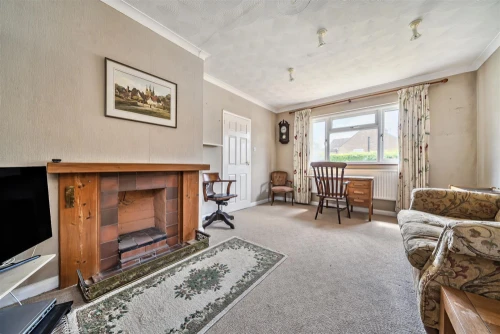 Bungalow - Semi Detached Photo 3