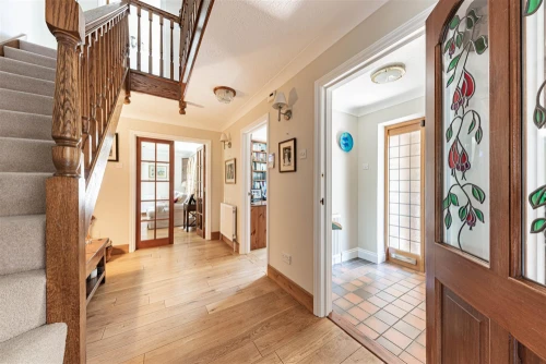 House - Detached Photo 2