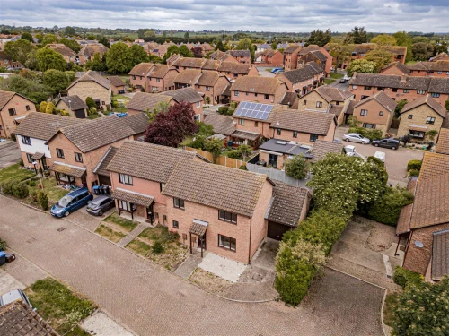 House - Semi-Detached Main Photo