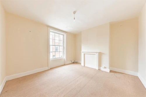 House - Terraced Photo 4