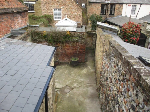 House - Terraced Main Photo