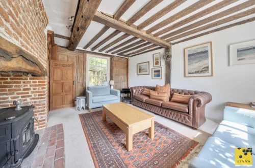 House - Semi-Detached Main Photo