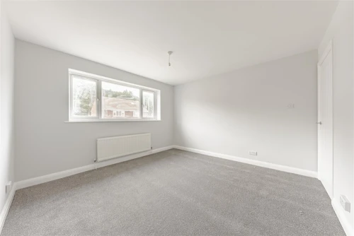 House - Semi-Detached Main Photo
