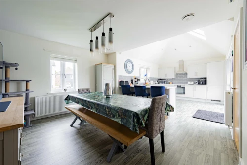 House - Detached Photo 4
