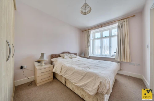 House - Semi-Detached Main Photo