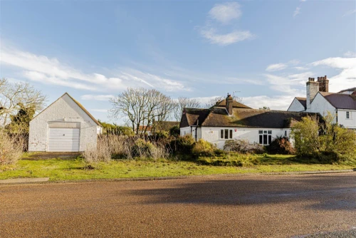 Bungalow - Semi Detached Photo 2