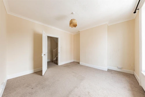 House - Terraced Main Photo