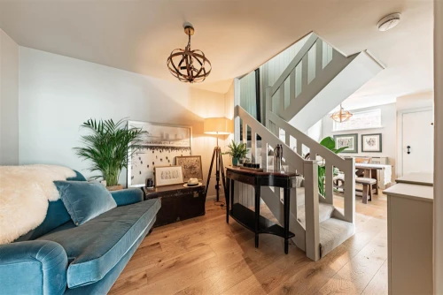 House - Semi-Detached Main Photo