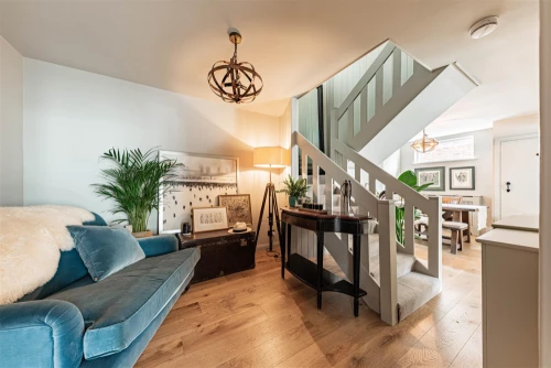 House - Semi-Detached Main Photo