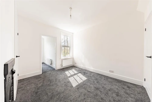 House - Terraced Main Photo