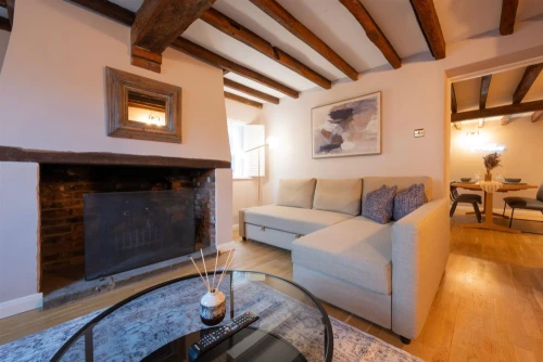 House - Semi-Detached Photo 3