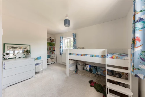 House - Semi-Detached Main Photo