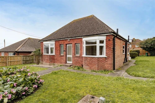 Bungalow - Detached Photo 2