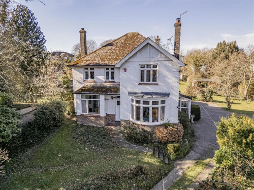 House - Detached Photo 3