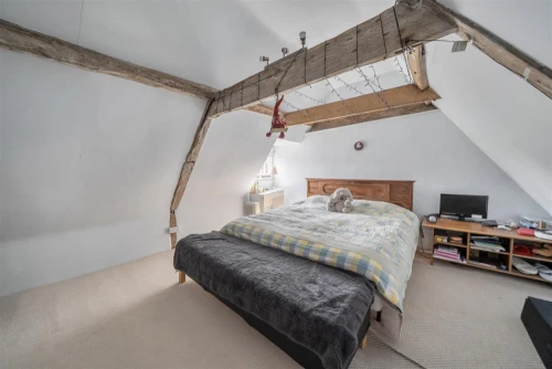 House - Semi-Detached Main Photo
