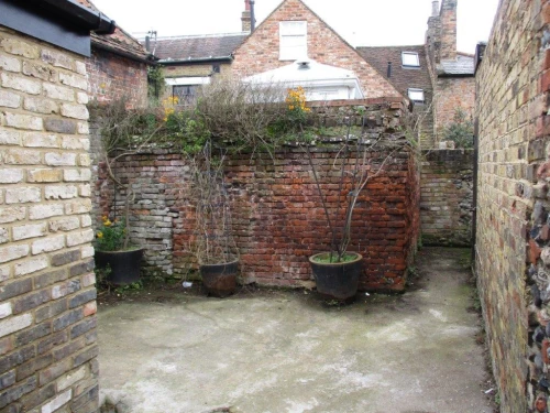 House - Terraced Main Photo