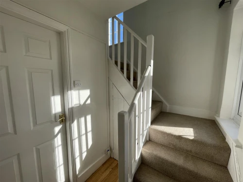 House - Semi-Detached Photo 4