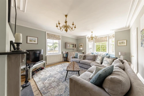 House - Detached Photo 4