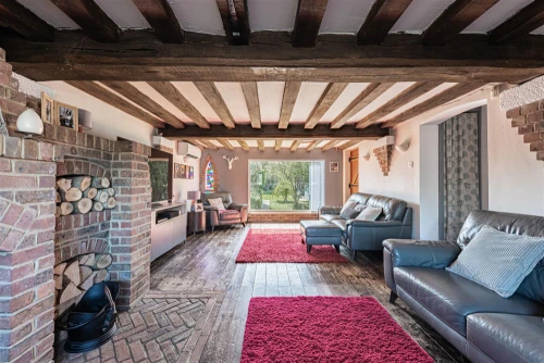 House - Semi-Detached Photo 4