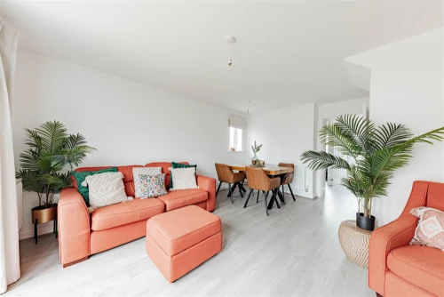 House - Semi-Detached Photo 3