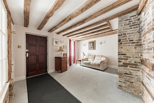 House - Terraced Photo 3