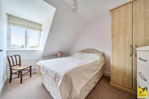House - Semi-Detached Main Photo