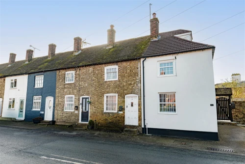 House - Terraced Main Photo