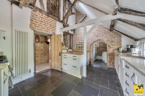 House - Semi-Detached Photo 2