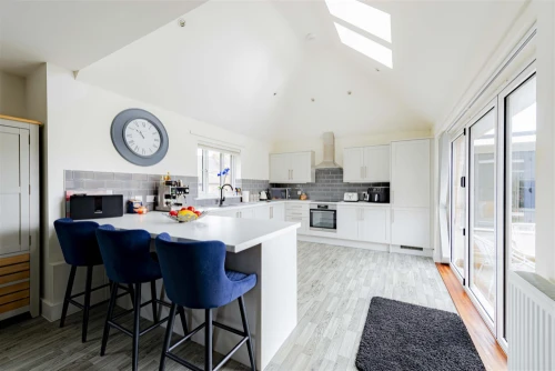 House - Detached Photo 2