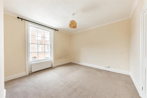 House - Terraced Main Photo