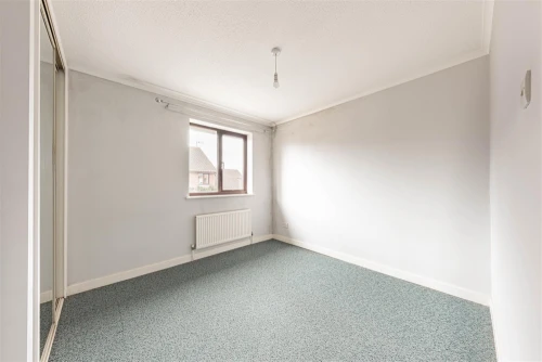 House - Semi-Detached Main Photo