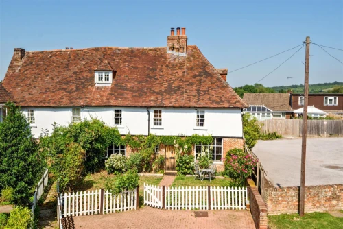 House - Semi-Detached Main Photo