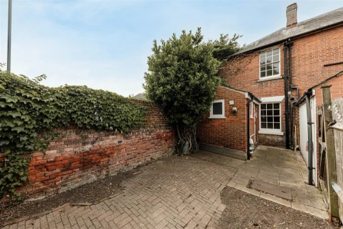 House - End Terrace Main Photo