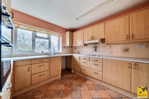 House - Detached Photo 4