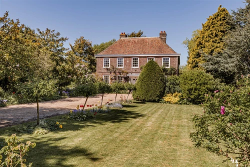 House - Detached Photo 3