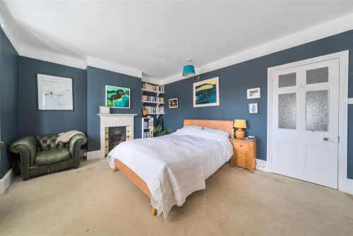 House - Terraced Main Photo