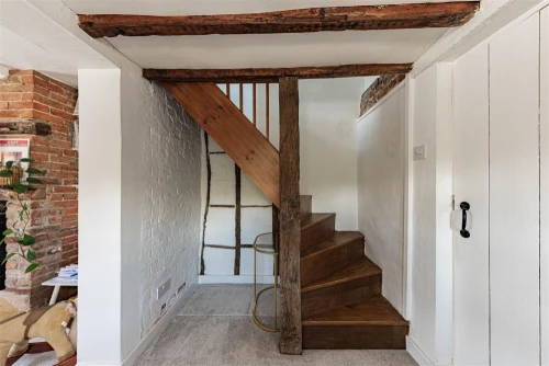 House - Semi-Detached Main Photo